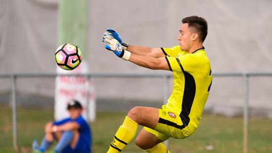 Young Roar win top-of-the-table clash
